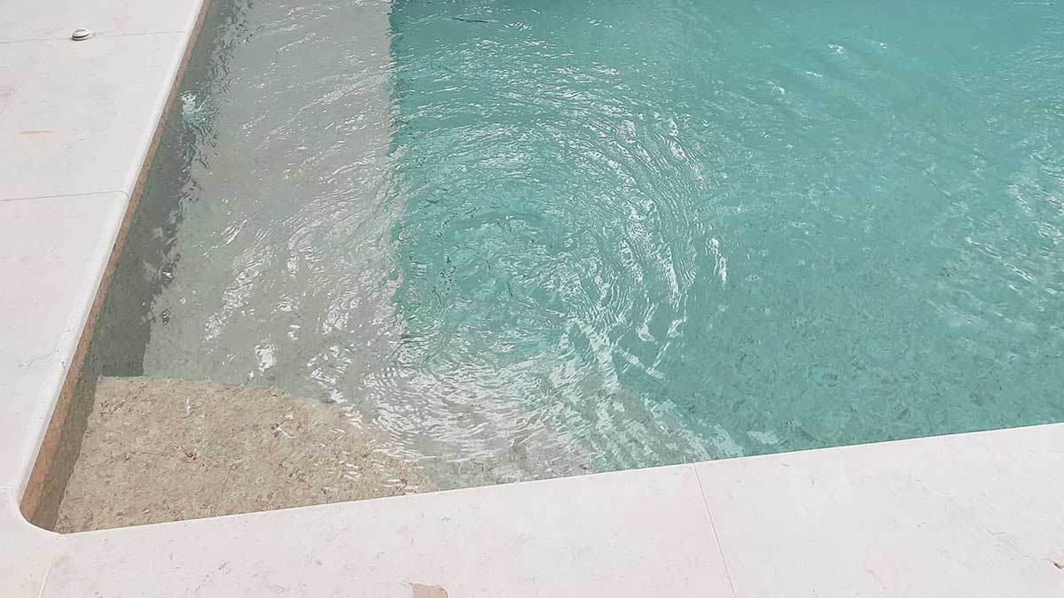 Private pool in Ekali